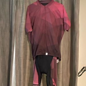 Shimano cycling kit top and bib bottom size XL